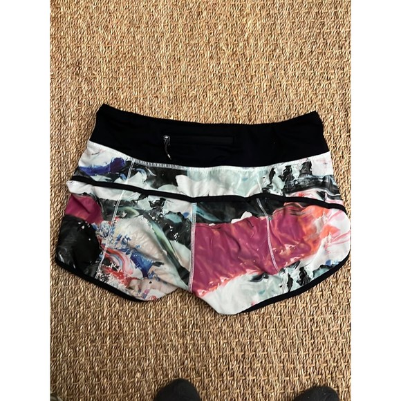 lululemon speedup shorts Sz 4 - Picture 3 of 5